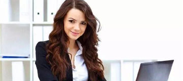 患者在服用降血脂药他汀类药物，会..